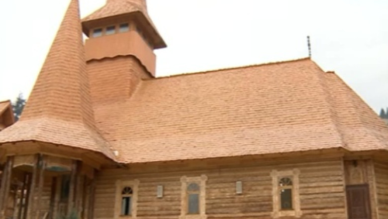 Olimpica fugita, inapoi la manastire. Eleva a fost impreuna cu tatai ei sa ii multumeasca staretului Imagine