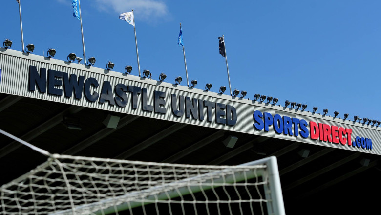 Omagiul jucatorilor lui Newcastle pentru doi fani care si-au pierdut viata in cursa MH17 Imagine