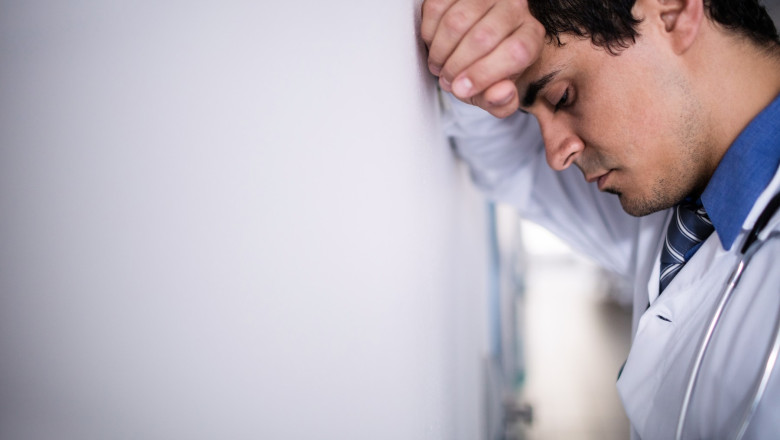 OMS: O treime dintre medicii si asistentele medicale din Europa sufera de depresie. Tarile cu cele mai mari probleme Imagine