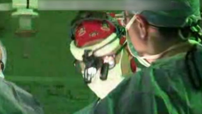 Operatie de 26 de ore pentru separarea unor fetite siameze Imagine