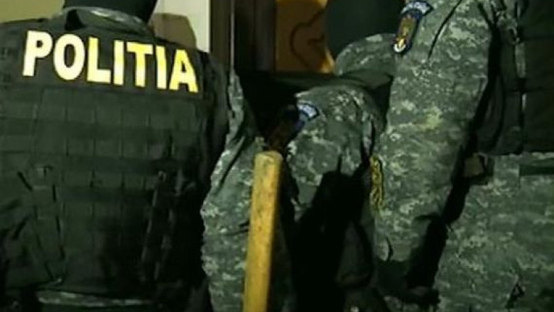 Operatiune antiterorista de amploare in judetul Arad si in Bucuresti. Sapte perchezitii, au fost gasite bombe artizanale! Imagine