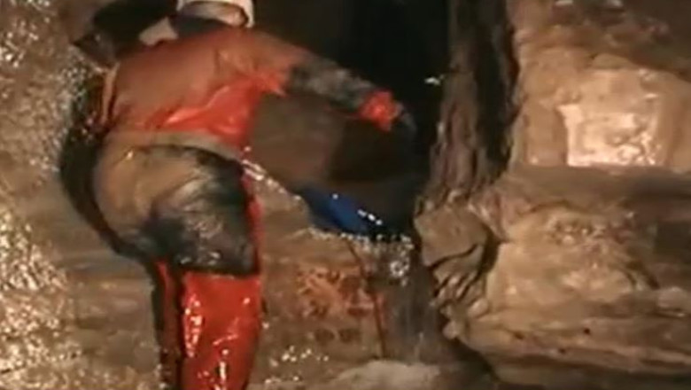 Operatiune de salvare contracronometru. Un speolog a cazut in cea mai adanca pestera din Germania Imagine