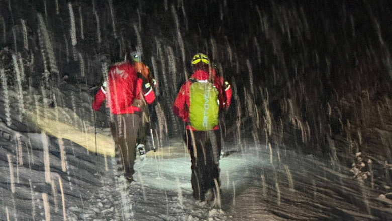 Operatiune de salvare in Muntii Bucegi, unde doi turisti au ramas blocati in zapada. Interventie si in Parang Imagine