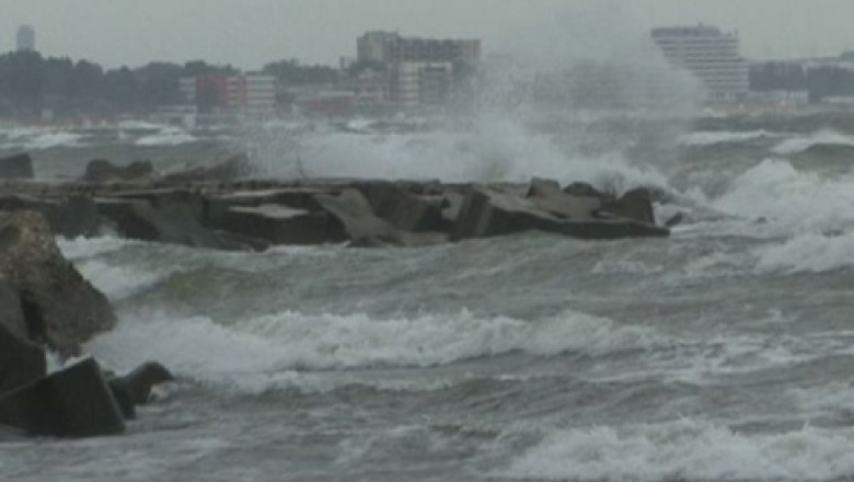 Operatiune de salvare pe mare. Doi pescari din Sf. Gheorghe s-au ratacit, in larg, din cauza cetii Imagine