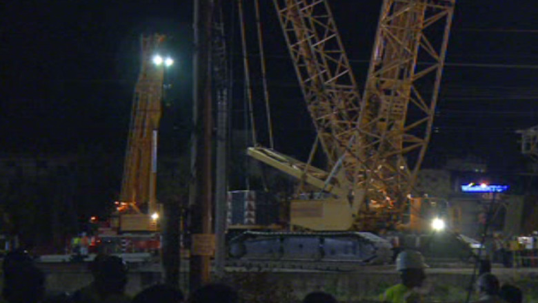 Operatiune dificila la inaltime. A fost montat tablierul pasajului Octav Bancila din Iasi Imagine