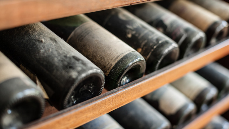 Operatiune internationala spectaculoasa pentru prinderea cuplului care a furat vin de 1,6 milioane de euro dintr-un restaurant spaniol Imagine
