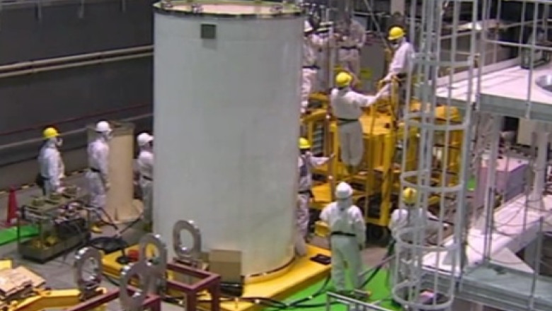 Operatiune riscanta la Fukushima. A inceput scoaterea combustibilului nuclear din reactorul avariat Imagine