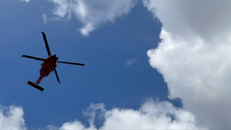 Operatiune spectaculoasa de salvare in Arges: o femeie disparuta de doua zile a fost gasita cu ajutorul unui elicopter Black Hawk Imagine