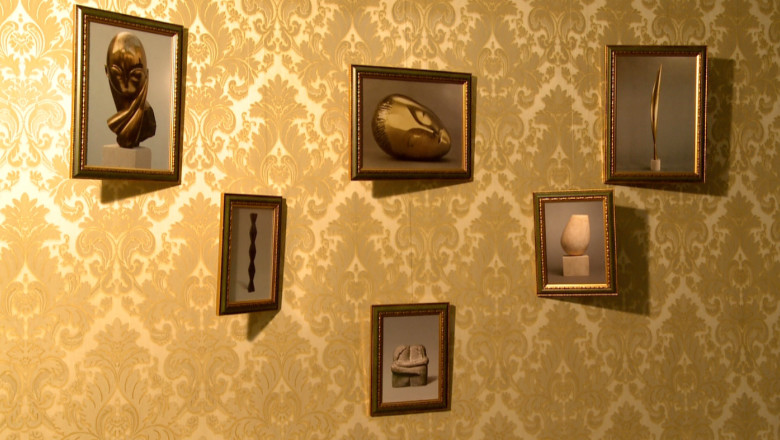 Operele lui Constantin Brancusi, realizate din martipan, de vanzare la o cofetarie din Iasi Imagine