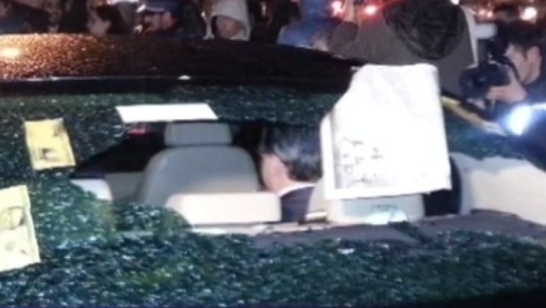 Opozantii proiectului Rosia Montana spun ca au facut cheta si i-au cumparat o luneta noua ministrului D. Barbu Imagine