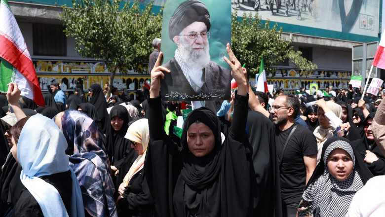 Optiunile ayatollahului. Ali Khamenei se confrunta cu cea mai grava provocare din cei 36 de ani in care a condus Iranul Imagine