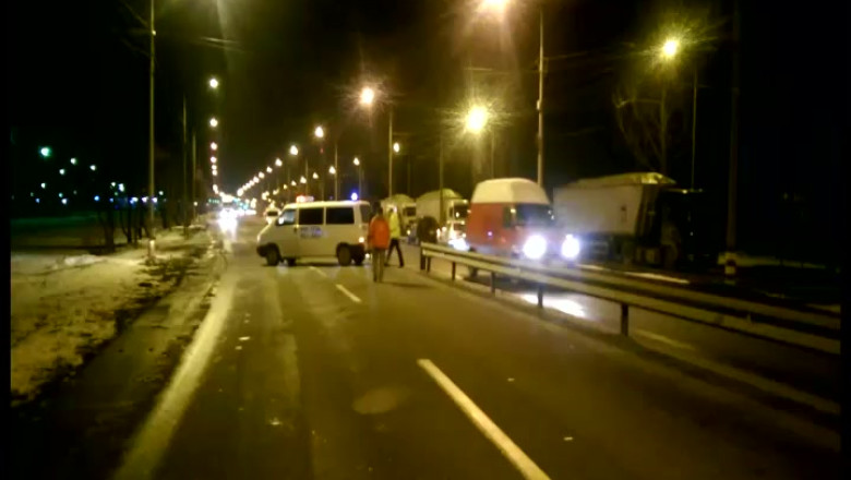 ORADEA. Accident pe Soseaua Borsului. O masina a derapat si a lovit un parapet Imagine