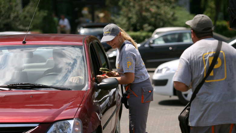 Oradea. Cine plateste mai mult isi poate parca masina oriunde Imagine