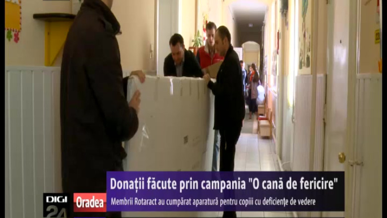 ORADEA. Copii cu deficiente de vedere au primit cadouri cumparate din donatiile campaniei "O cana de fericire" Imagine