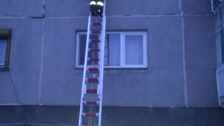 ORADEA. Doi frati blocati in casa, salvati de pompieri Imagine