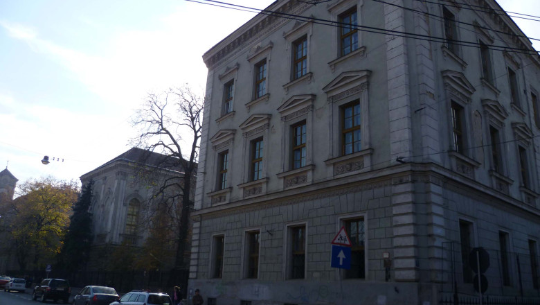 ORADEA. Elevii de la Colegiul National "Mihai Eminescu" isi aleg singuri uniforma Imagine