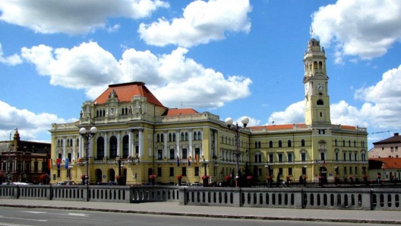 Oradea. Reclamatiile catre primarie, transmise de pe tableta sau telefon mobil  Imagine