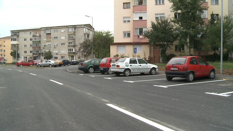 ORADEA. Sute de locuri de parcare, amenajate peste un fost parau Imagine