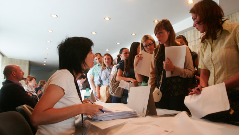 ORADEA. Targ de slujbe pentru absolventii de liceu Imagine