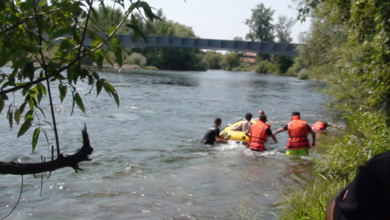 ORADEA. Tata si fiu, salvati de la inec Imagine