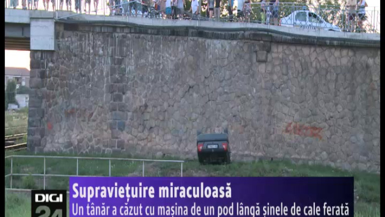 ORADEA. Un tanar a cazut cu masina de pe un pod Imagine