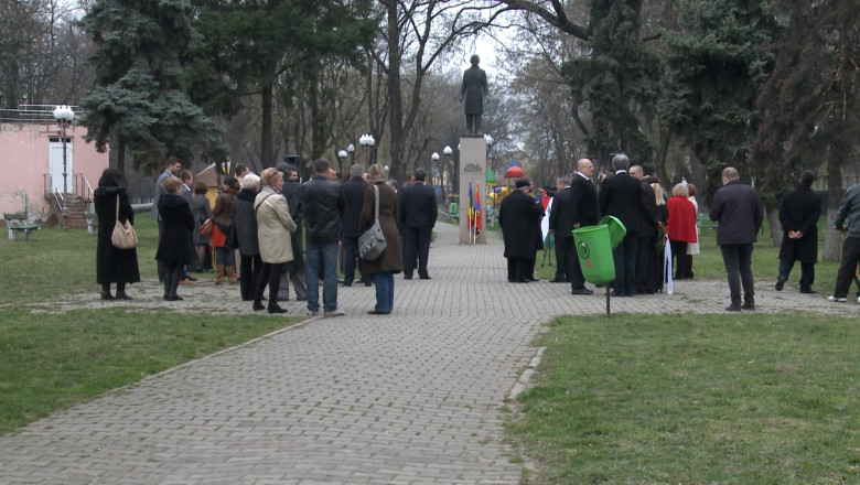 ORADEA. Vantul puternic a daramat hornul unei case aflata in zona manifestarilor de 15 martie Imagine