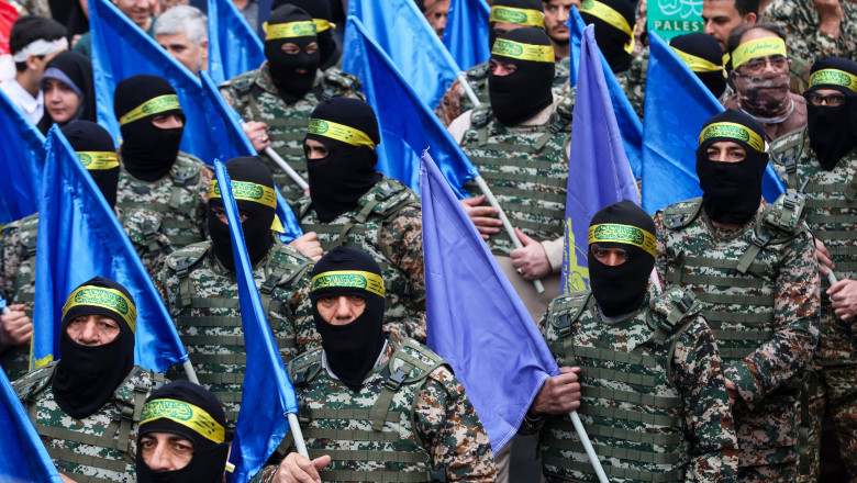 Organizatiile paramilitare din Iran au iesit la vanatoare de agenti Mossad. Ce este Basij, gruparea care trezeste temeri populatiei Imagine