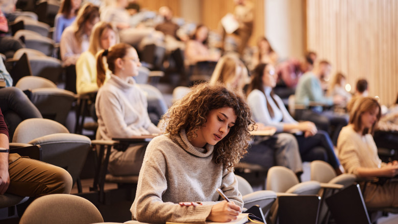Organizatiile studentesti cer interzicerea politicienilor la conducerea universitatilor: „Pot fi instrumente de recrutare” Imagine