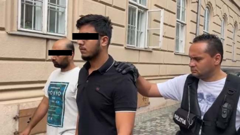 Ororile prin care a trecut tanarul decedat, care a vrut sa evadeze de la etajul 5 pe o franghie din cearceafuri. Agresorii, arestati Imagine