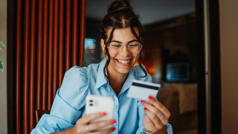 (P) De ce platesc romanii mai mult cu cardul decat cu numerar Imagine