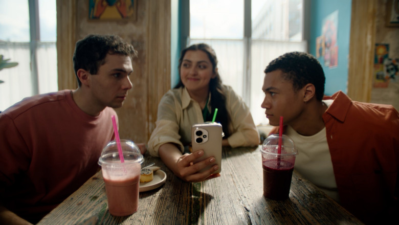 (P) HONOR 400: functii AI avansate pentru fotografii mai bune, clipuri generate automat si o experienta cool pe mobil Imagine