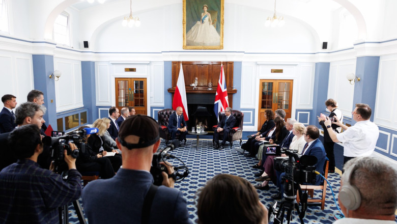 Pactul dintre Marea Britanie si Polonia arata ca Europa isi construieste securitatea in afara vechilor institutii