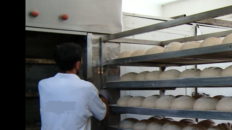 Paine facuta cu faina expirata. Brutarul va plati o amenda de 6000 lei Imagine