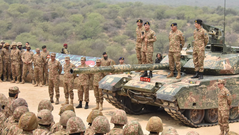 Pakistanul a efectuat un al doilea tir de testare de racheta, in timp ce India face exercitii de aparare. Ingrijorari la ONU Imagine