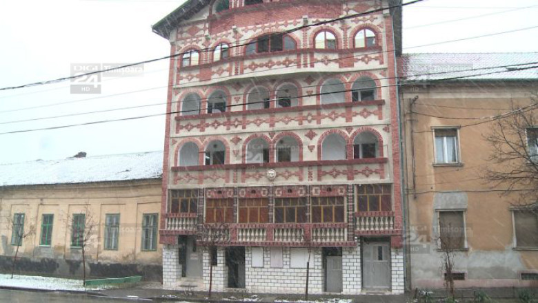 Palat construit ilegal, la Timisoara, daramat pe cheltuiala proprietarului Imagine