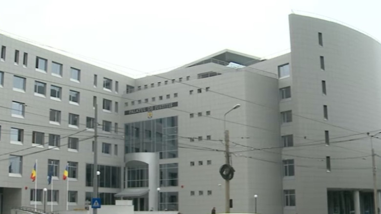 Palatul de Justitie din Iasi, inaugurat cu fast. Reactia ministrului de justitie din R. Moldova in fata imobilului cu suprafata de 10.000 de mp Imagine