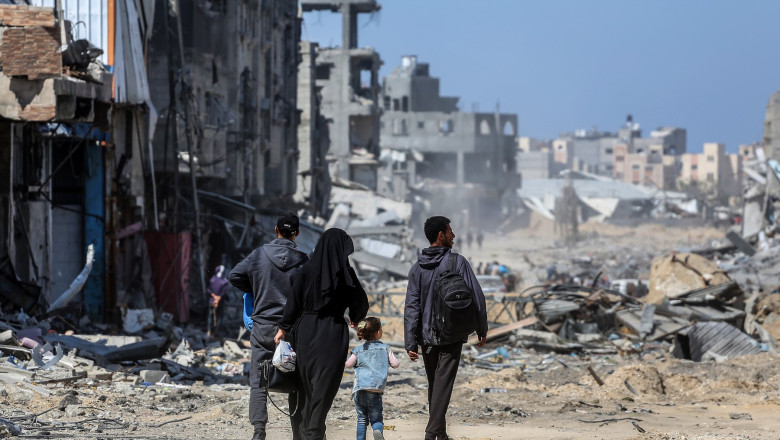 Palestinienii se intorc in Khan Younis, dar nu gasesc nimic din ce stiau. Cum arata orasul dupa luni de lupte intense Imagine