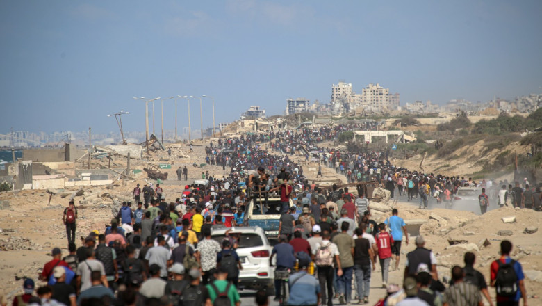 Palestinienii stramutati se intorc in zonele devastate de razboi. Cand se redeschide punctul de frontiera Rafah Imagine