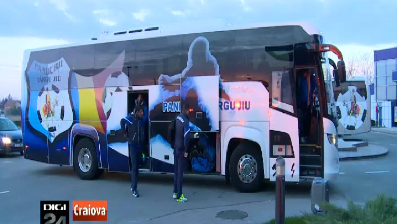 Pandurii, sustinuti de fosti componenti ai Craiovei Maxima la meciul cu Fiorentina Imagine