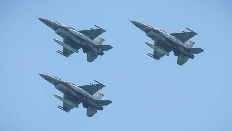 Panica in Beirut dupa ce avioane militare israeliene au survolat capitala libaneza in mare viteza si la o altitudine foarte joasa Imagine
