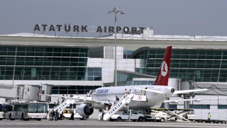 Panica pe aeroportul din Istanbul. O femeie suspectata de infectare cu Ebola, plasata in carantina Imagine