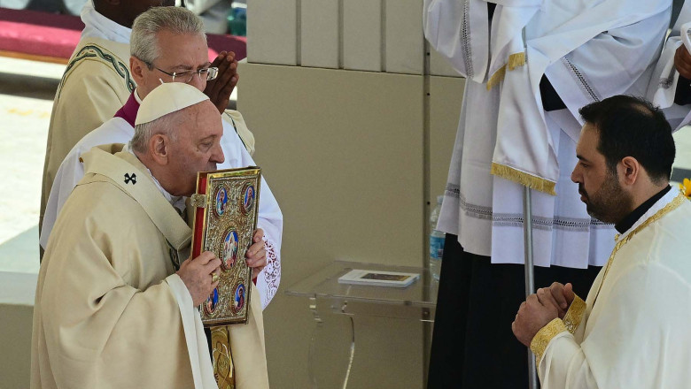 Papa a proclamat zece personalitati ale Bisericii Catolice in randul sfintilor Imagine