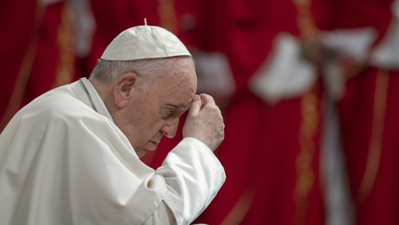 Papa Francisc nu va participa la funeraliile reginei Elisabeta a II-a Imagine