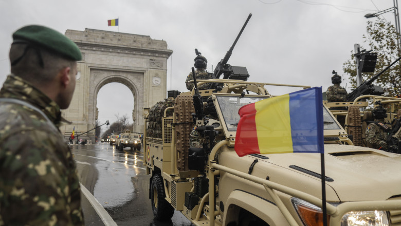 Parada de 1 Decembrie din Bucuresti: 2.500 de militari, 190 de mijloace tehnice si 45 de aeronave vor participa Imagine