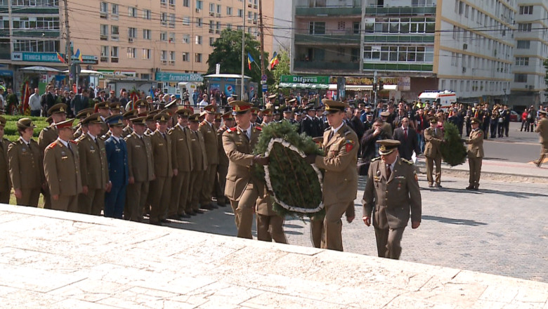 Parada de 9 Mai. 100 de militari au defilat in centrul Iasului Imagine