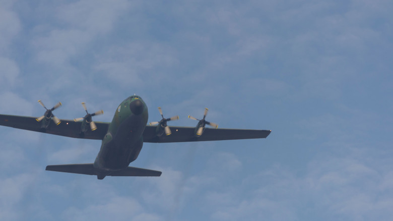 Parada de avioane si elicoptere pe cerul Capitalei. Festivitatile dedicate Zilei Aviatiei Romane si Fortelor Aeriene incep astazi Imagine