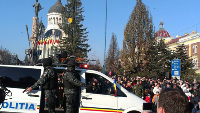 Parada militara impresionanta de Ziua Nationala, la Cluj-Napoca Imagine