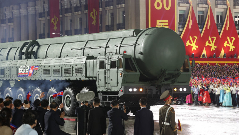 Parada militara la Phenian, cu ocazia celei de-a 80-a aniversari a partidului unic. Cu ce s-a laudat Kim Jong Un Imagine