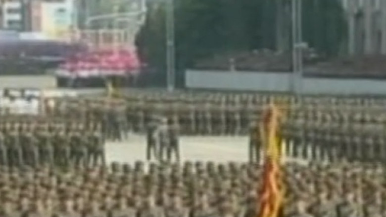 Parada militara la Phenian. Regimul nord-coreean a sarbatorit 65 de ani de la fondarea Republicii Imagine