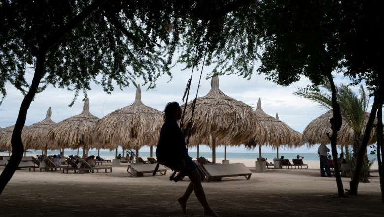 Paradisul din Caraibe, cu ape turcoaz si plaje cu nisip alb, unde au fugit mii de turisti rusi Imagine